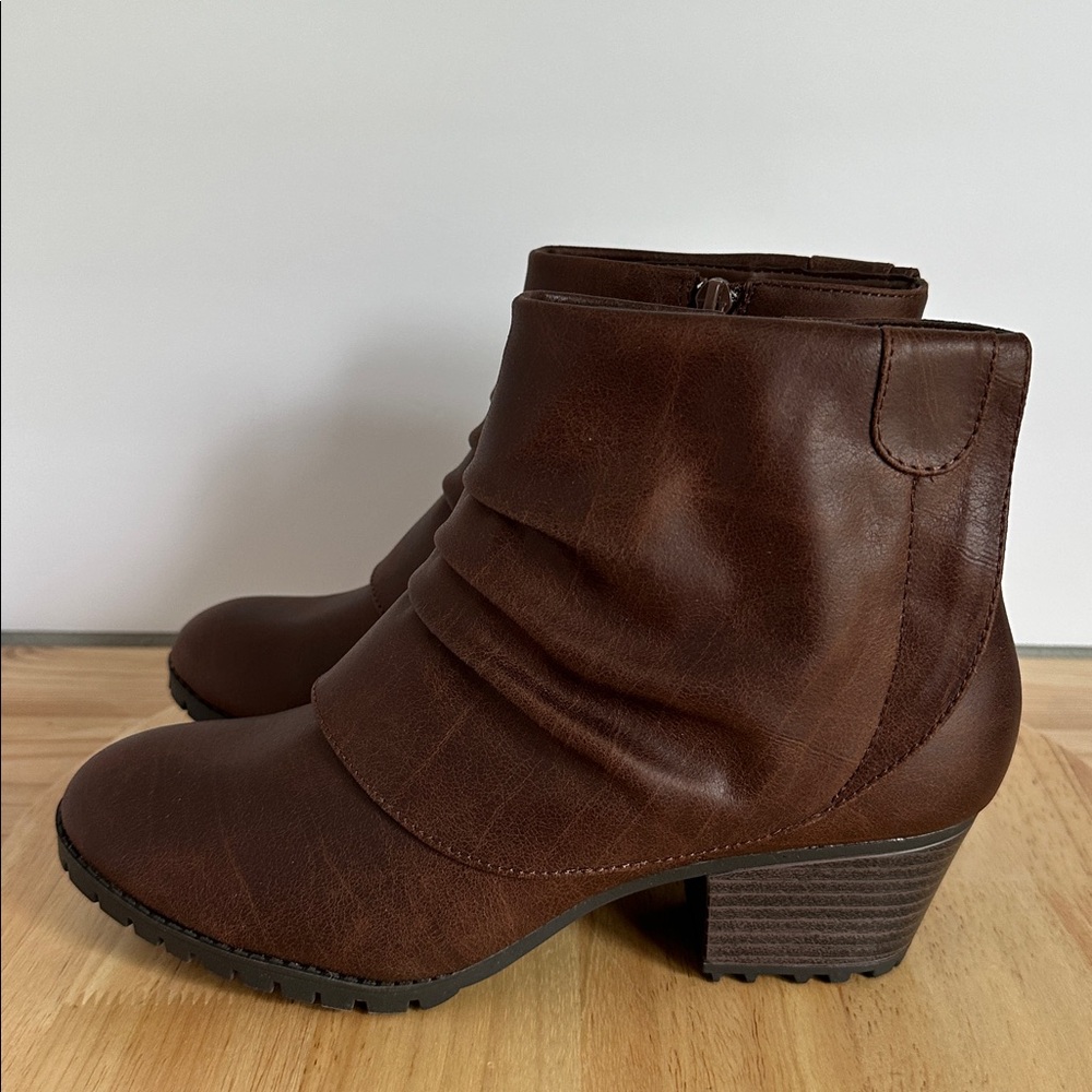 Easy Street Womens Block Heel Booties